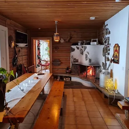 Casa de Férias Nauti Luonnon Rauhasta Jataniemen Uittotuvassa.