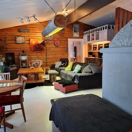 Nauti Luonnon Rauhasta Jataniemen Uittotuvassa. *